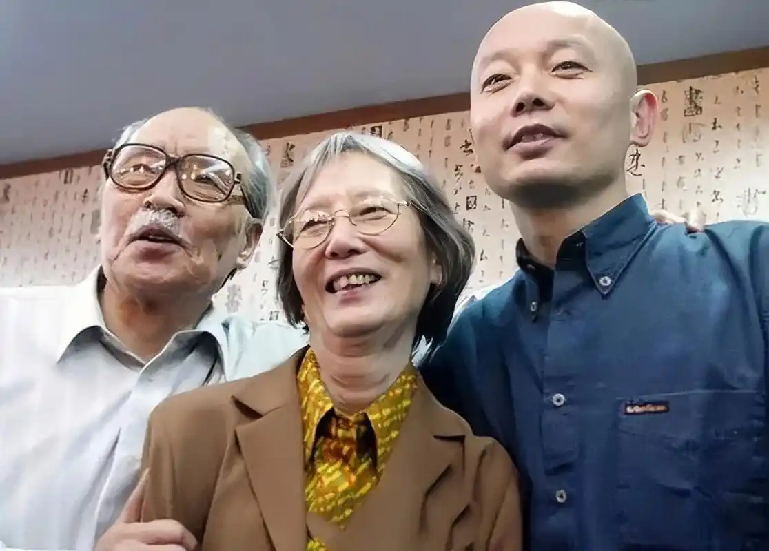 葛优红了以后为什么不换妻子,你看他的妻子贺聪当年做了些啥