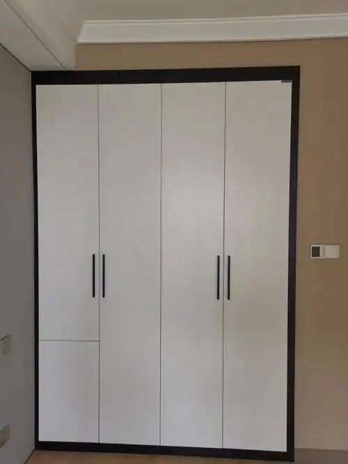 内嵌衣柜