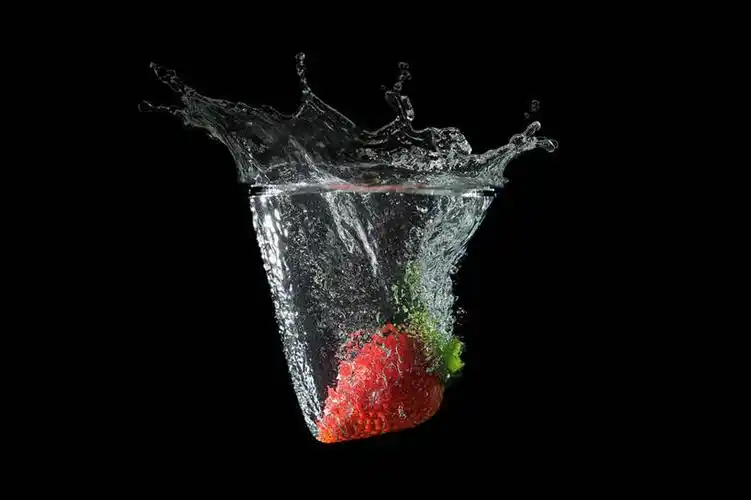 无人,横图,特写,水下,水,草莓,黑色背景,溅,水滴,一个,摄影,落下,单个