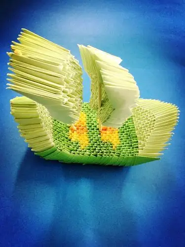 三角插,筑起大梦想"班本课程之栾川县第四实验小学三一班立体折纸作品