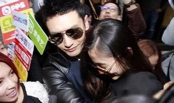 生活的坎坷不仅是angelababy的独有经历,更是娱乐圈的真实写照.