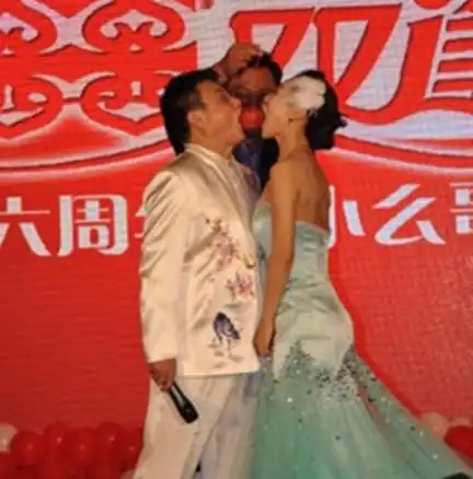 图小么哥婚礼在哪里举行的揭秘小么哥妻子