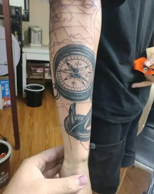 指南针(未完成)纹身图片_手臂欧美写实纹身图案