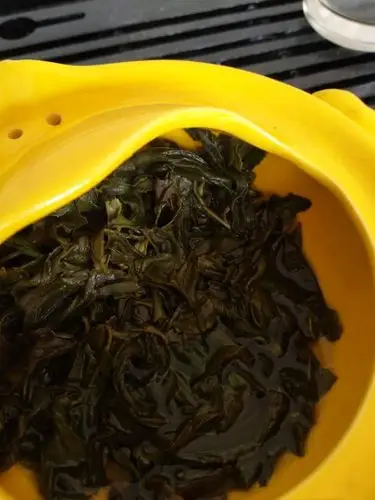 忆江南碧螺春茶:"太碎了,茶叶里杂质太多,次品,,,味道很差劲,不建议