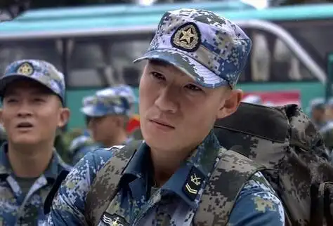 图火蓝刀锋向羽铁血教官狂圈粉老兵退役太催泪