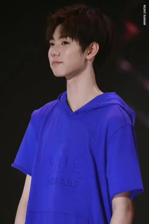 tf家的新人13岁身高一米八,侧脸神似王源看脸就要火!