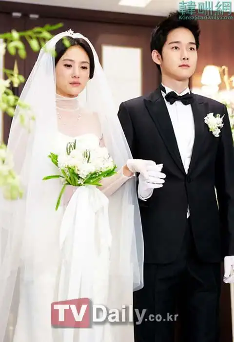 12.13】《没关系,爸爸的女儿》李姬珍婚纱照 工作人员戏称其为水龙头