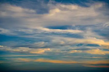 日落时的美丽云彩图片