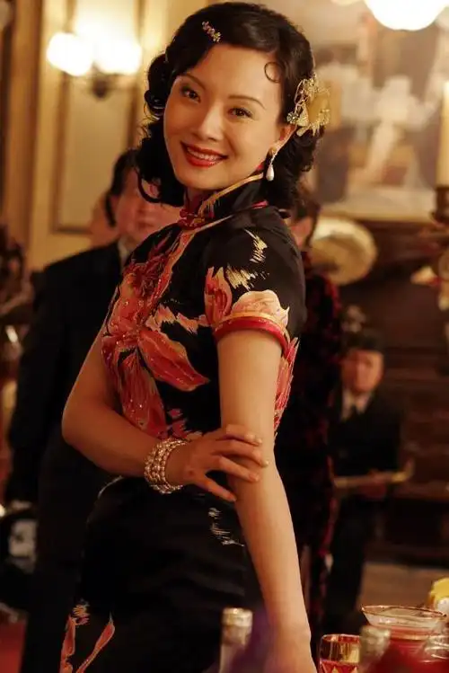 穿旗袍最"美艳"的10位女星,许晴的"妖艳"美,景甜人间富贵花
