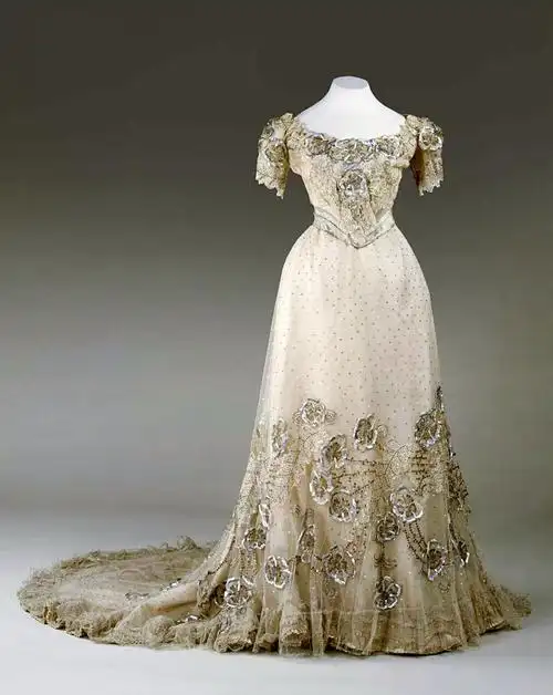 皇后亚历山德拉费多罗芙娜陛下的舞会礼服