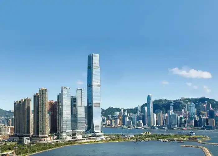 「香港环球贸易广场」     相片来源:新鸿基地产发展有限公司1978年