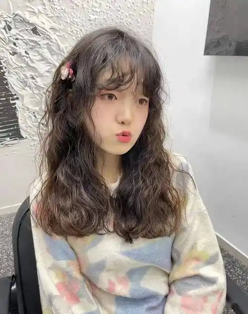 2022春天"羊毛卷"依旧流行,稳坐第一名!_发型_姐姐_时尚