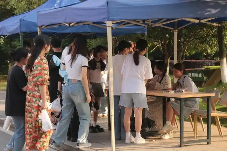 聚百家年华扬青春之帆怀化学院第十四届社团文化月开幕式