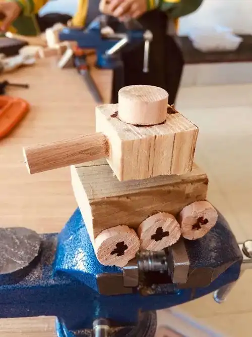 传承精益求精的工匠精神——芳草小学木工创意社团招生