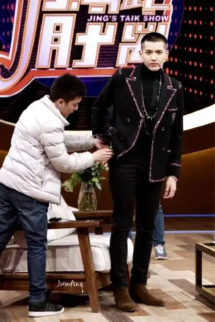 2016吴亦凡《非常静距离》_图片_视频集锦-爱豆app