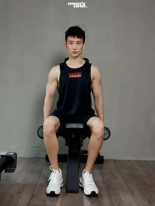 男爱豆同款直角肩如何get?_训练