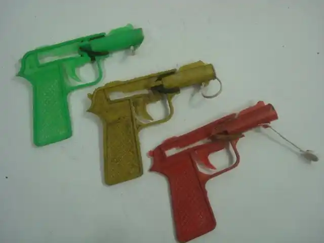 老玩具 80年代 儿童塑料小手枪    经典怀旧 充满儿时的记忆 可以正常