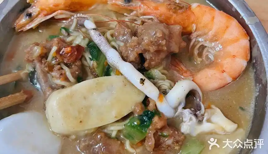 洛阳桥附近美食-25元满满的海鲜卤面