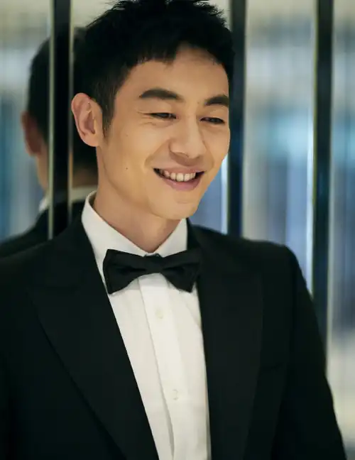 朱亚文:与老婆因戏生情,后悔结婚太晚,婚后9年零绯闻独宠妻女_沈佳妮