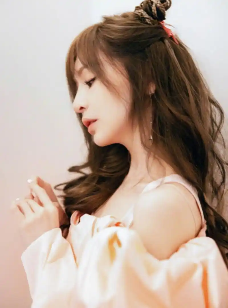 王心凌今天的发型真是费了不少心思,妥妥的美少女战士发型!