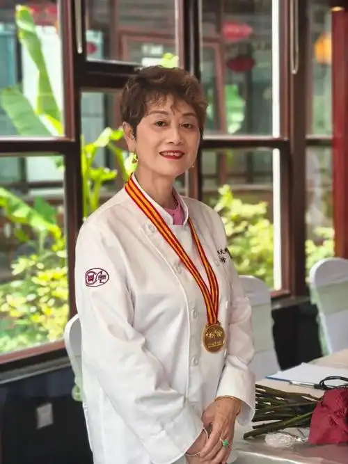 "嘉兴至真园"女老板,做了一只有"人""情""味"的粽子