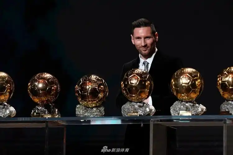 梅西创纪录第6次荣膺金球奖