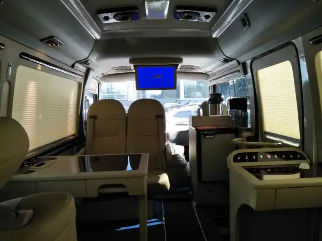 17款丰田考斯特顶级商务小巴现车优惠促销