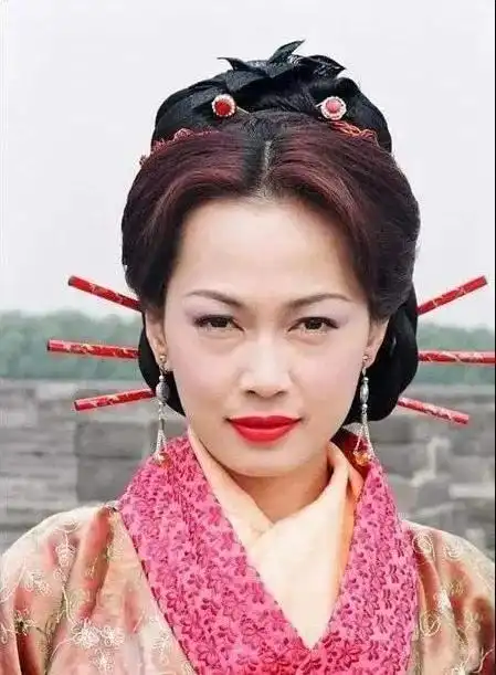 tvb绿叶最美赵姬被男人拖累未婚生子48岁模样憔悴似路人