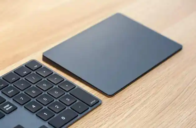 新浪数码讯 3月20日早间消息,苹果刚刚发布了全新的ipad pro和带触