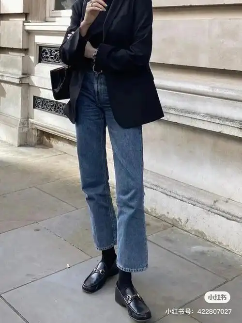 黑色乐福鞋搭配黑色袜子or 单穿最好看呀!