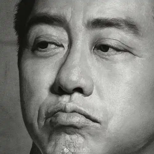 素描头像的下巴与脖子