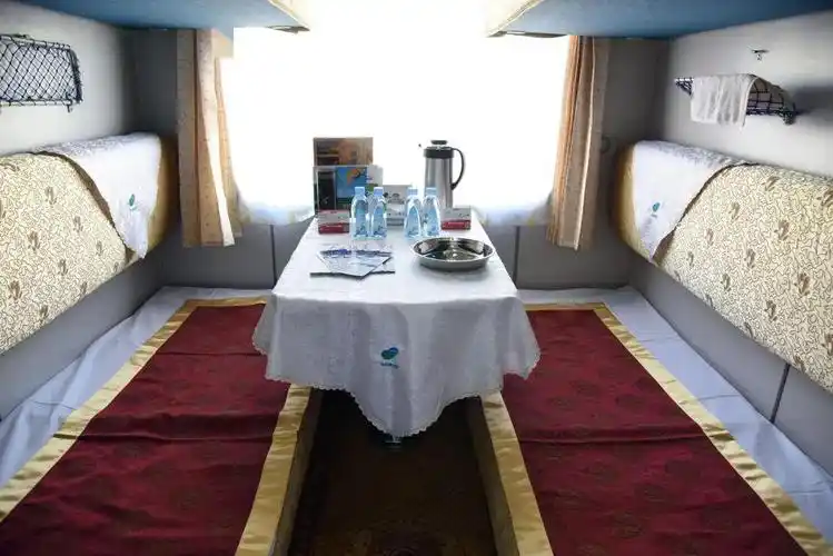 坐着"蒙古包"去旅行_专列