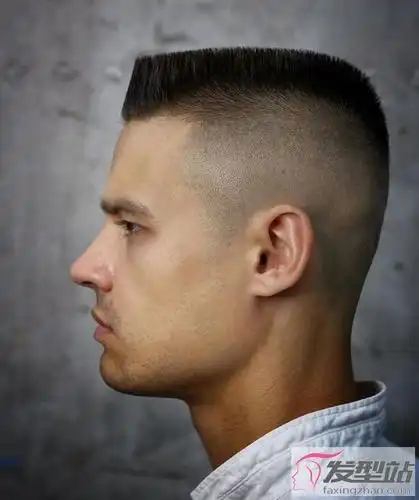 男生寸头好看发型_发型图片