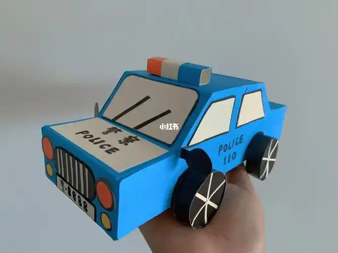 幼儿园手工作业警车03