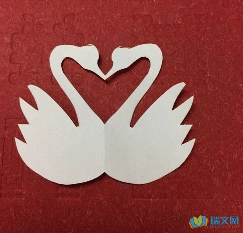 天鹅对称剪纸图解对称天鹅剪纸对称图形剪纸-200701一对天鹅 册第七