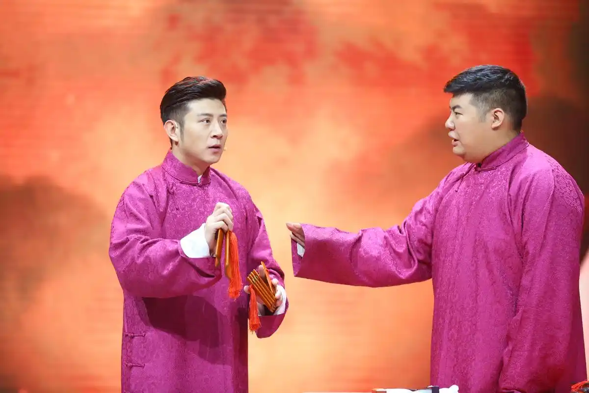 笑声传奇贱萌文松变武行新派相声人pk高晓攀