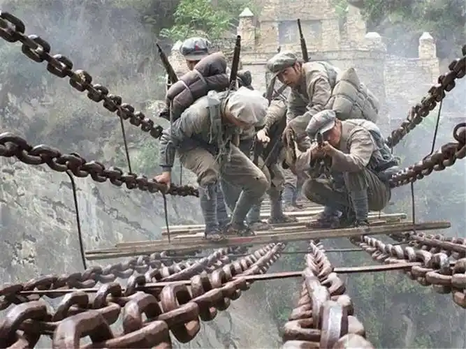 22位勇士飞夺泸定桥,未留下姓名,王永模:一定要找到他们_敌人_过桥
