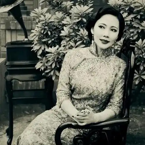 1949年南下干部霸占国军姨太太陈毅下令调查才知其身份不一般