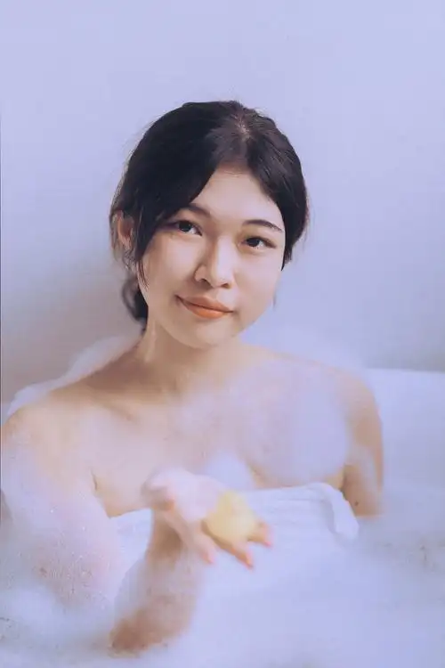 浴缸写真丨站在热爱的世界里闪闪发光
