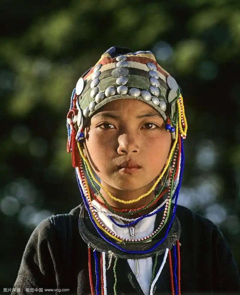 阿卡女孩的传统服装和头饰,肖像,清莱省,泰国,泰国,亚洲
