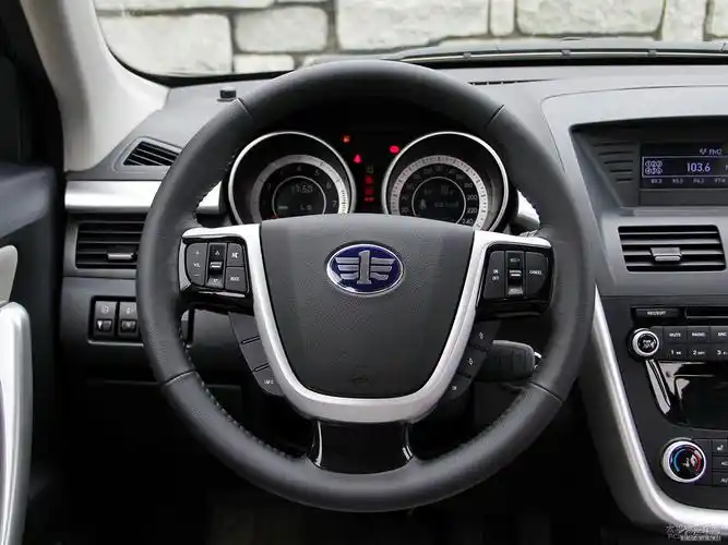 0l 自动豪华型内饰怎么样 奔腾x80购车手册_太平洋汽车