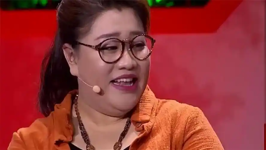 小品《好想谈恋爱》,胖女孩相亲遇奇葩,高潮迭起让人笑不停