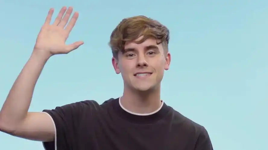 【中字=connor franta】康康读初吻故事