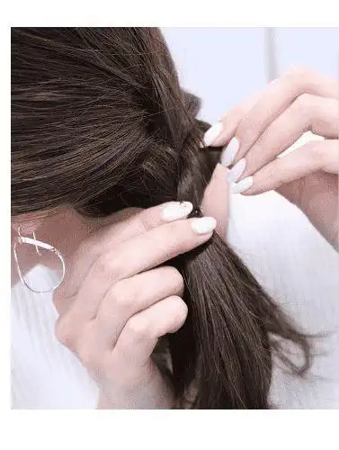 简单好看的低马尾扎发