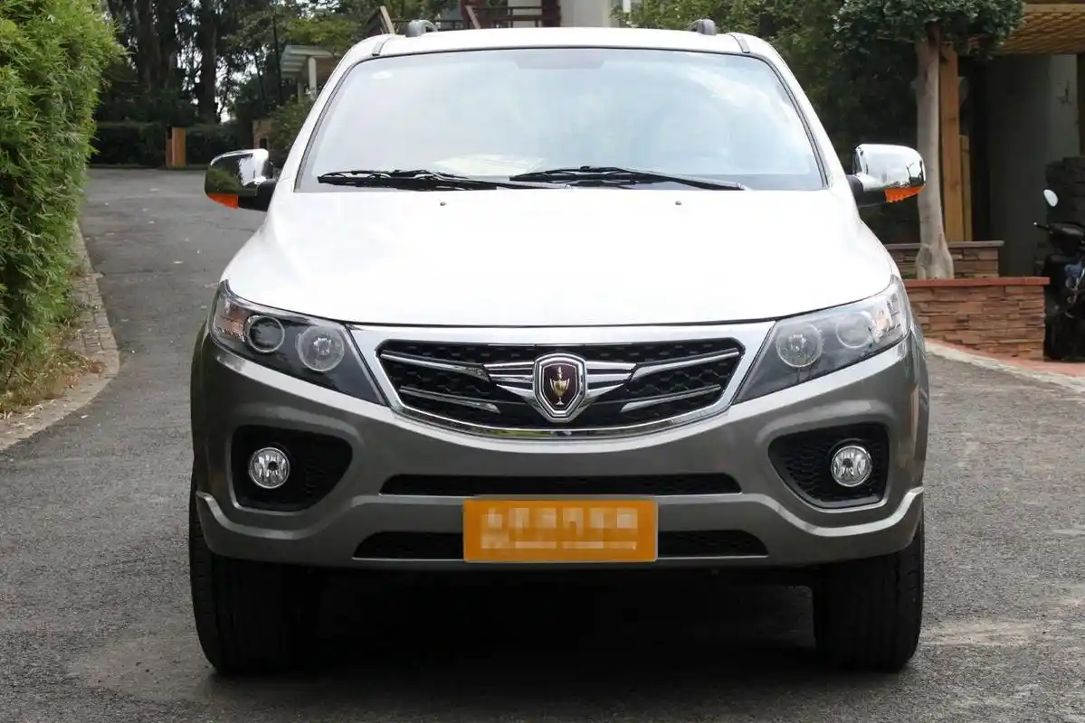 外观时尚潮流的金杯s50,整车设计很细心,气场也非常足