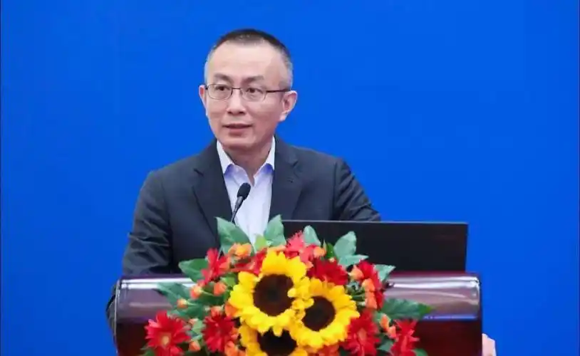 杨禹,最牛评论员,他是如何从一个普通主持人,成为电视国脸的_新闻