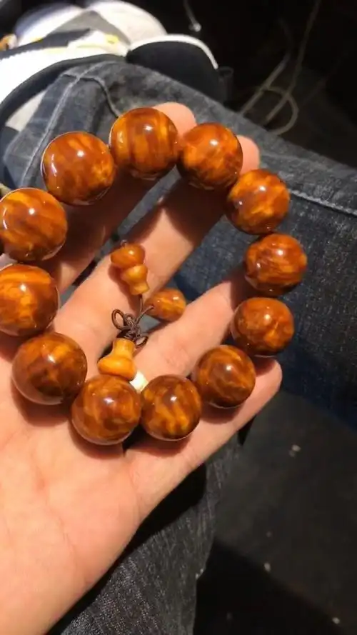 东北琥珀木精美手串!超级玉化!似木非木!似玉非玉!结缘860米!