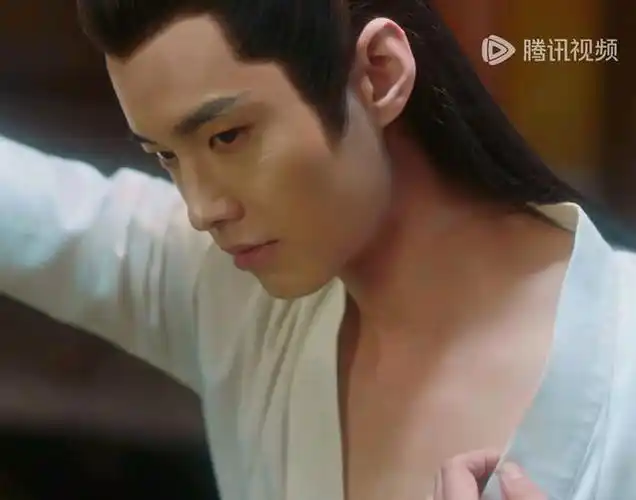 与凤行大额头水桶腰林更新舍不得丢的绿袍被拂容趁虚而入