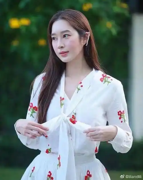 小编今天又更新thisa的美照,小编今天整理了好久才