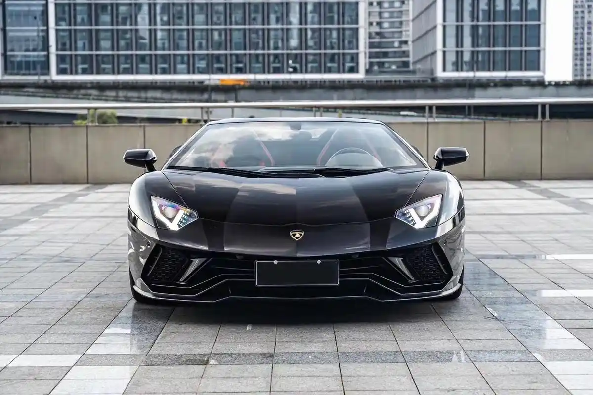 19年 上牌 兰博基尼lp740-4敞篷 ,订制油漆,舒适包.